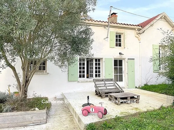 Maison de charme rénovée 162 m2, 4 chambres, grand jardin