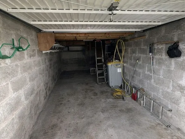 Parking 14 m²