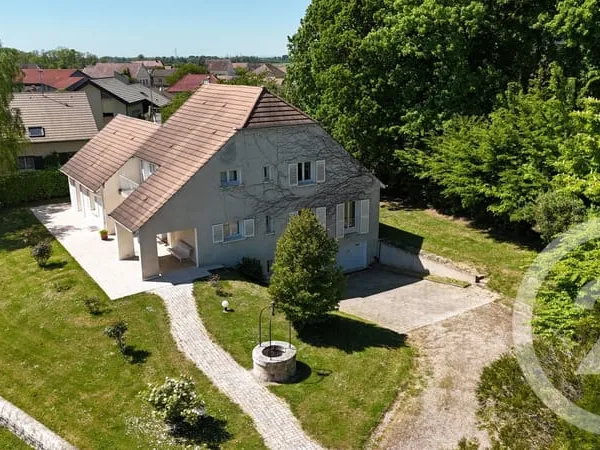 Maison 7 pièces 210 m²