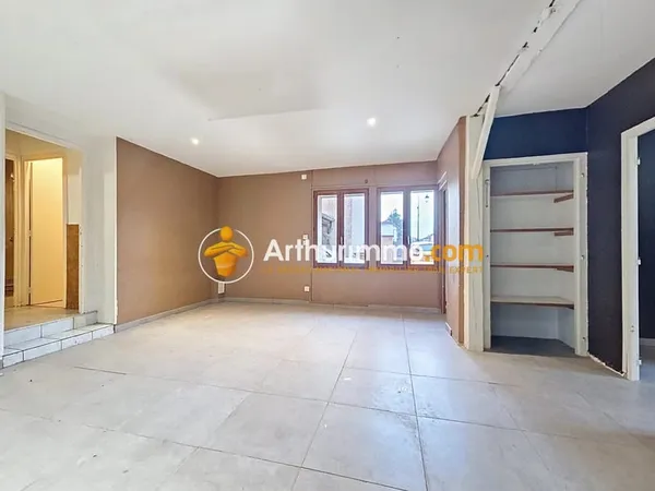 Appartement 2 pièces avec potentiel à Saint-Georges-d'Espéranche