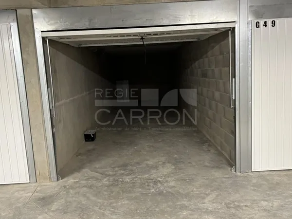 GARAGE A LOUER -