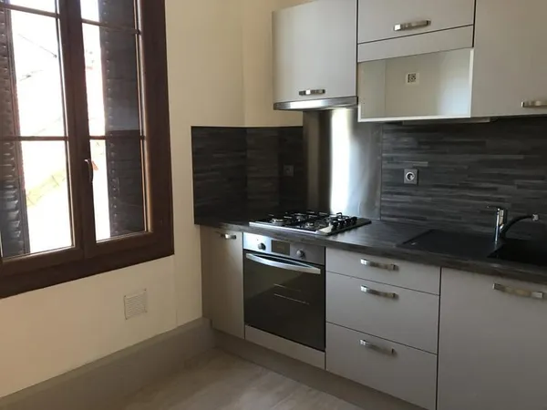 T2 avec parking - 39 AV GRAND PORT