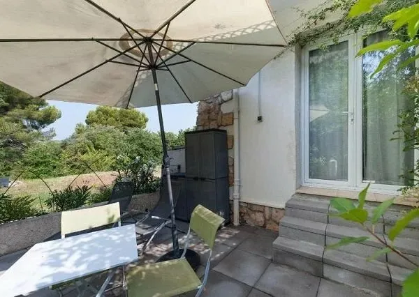 ANTIBES Studio meublé de 20m² avec terrasse de 16m2