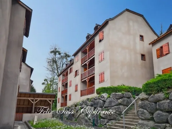 CAUTERETS (65), bel appartement avec pisicine déalement situé, à 5 minutes des télécabines
