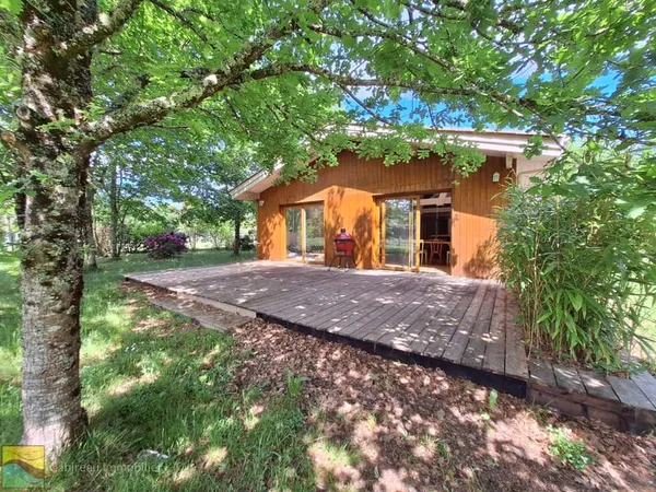 Maison en bois de 150 m2 - parcelle de 2000 m2