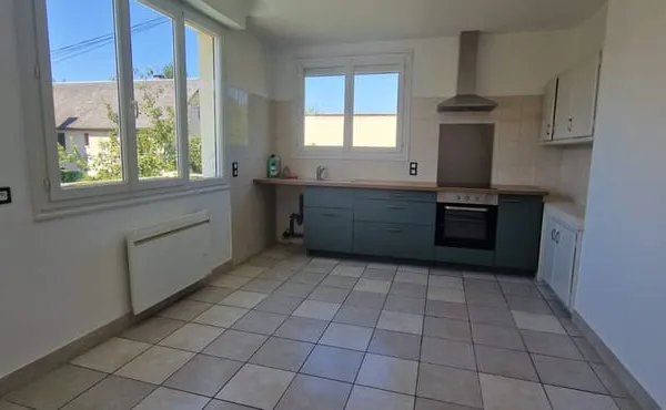 Souillac (46200) Grand appartement T3 avec terrasse 25 m2
