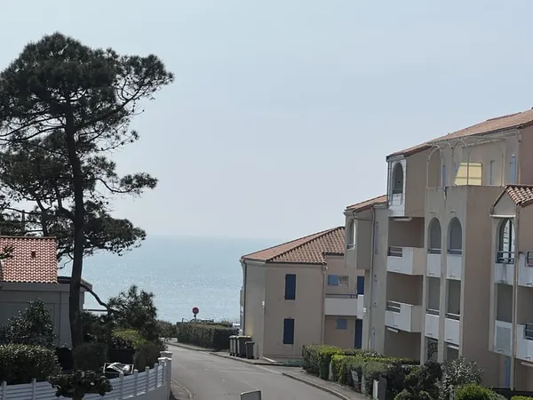 Appartement rénové avec vue mer Quartier Pironnière