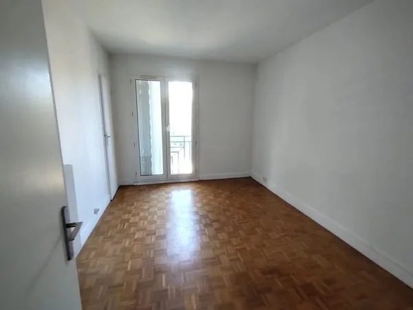 Appartement 3 pièces lumineux - Chatenay Malabry (Réf. 0042F92-L021)