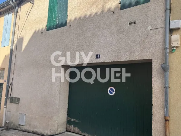 Maison de ville avec cour et garage