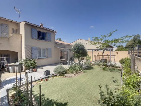Maison familiale très bien entretenue!