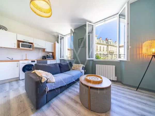 Studio 25 m2 dernier étage