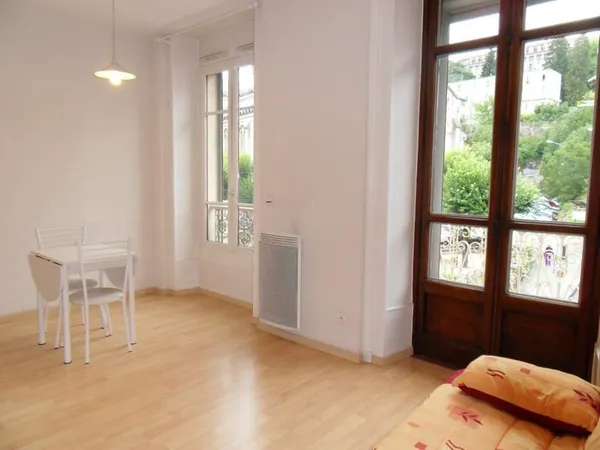 STUDIO MEUBLE - 18M² - 17 RUE DAVAT