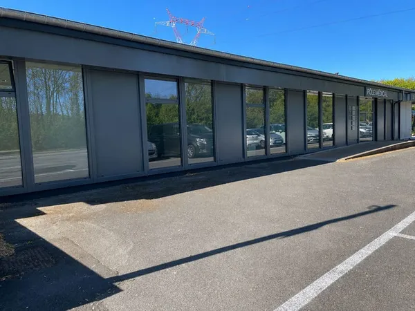 Locaux commerciaux neuf à louer à Amiens - Réf. L11-2026