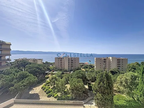 T2 avec terrasse et vue mer Route des Sanguinaires