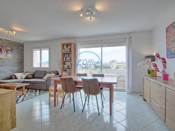 Spacieux appartement proche du centre-ville