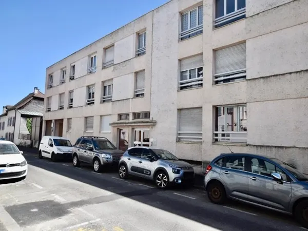 T2 proche centre-ville MONTBELIARD, parking privé et beau potentiel