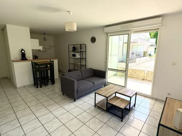 À louer - T2 meublé avec balcon et place de parking - Besançon