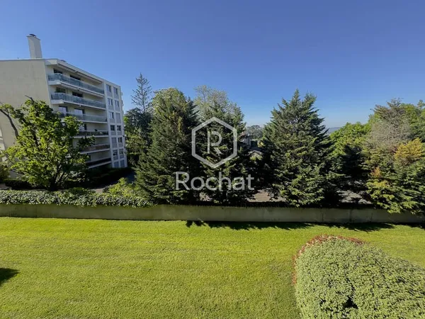 Caluire-et-Cuire (69300) -- Appartement T4 de 69,8 m2, lumine
