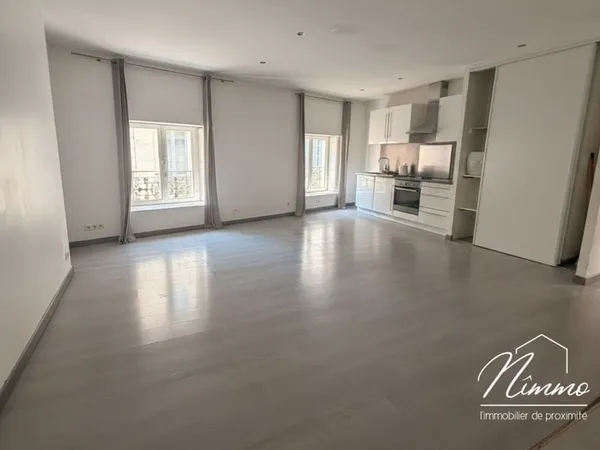 NIMES ECUSSON T2 61,7M2 RENOVE CLIM CAVE