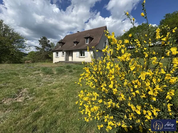 Maison au calme avec grand terrain