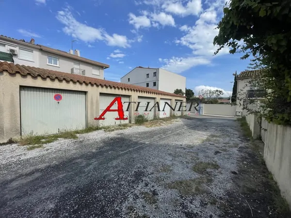Argeles sur Mer - Garage Centre Ville - 18m2 + Mezzanine