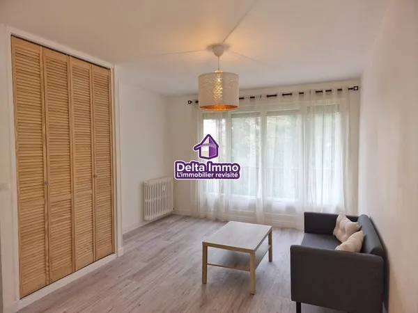 Appartement de type 1 meublé avec balcon et cave
