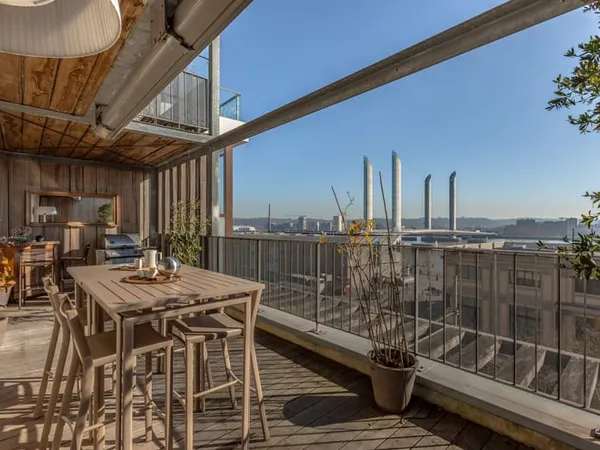 QUAIS DE BORDEAUX - DUPLEX 172M2 AU DERNIER ÉTAGE VUE GARONN