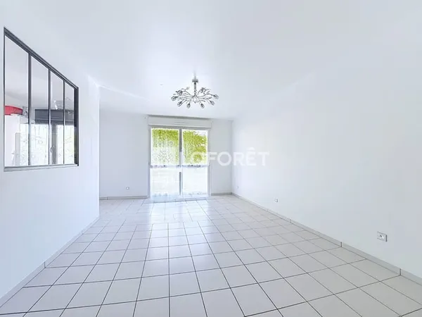 À vendre ? Charmant appartement 2 pièces avec grande terrasse
