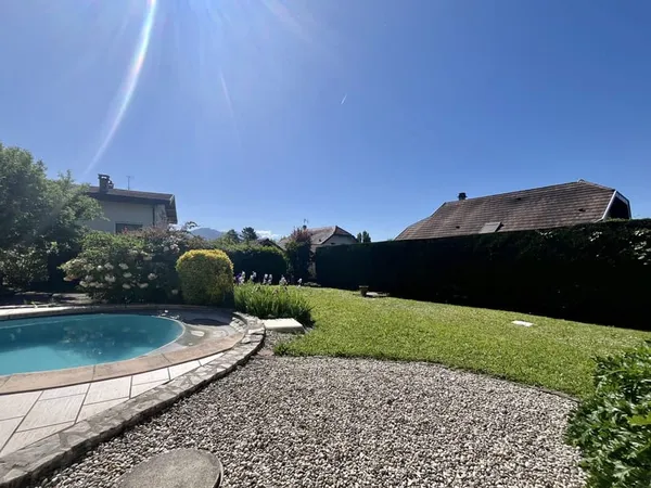 T4 de 89,5m2 avec garage et piscine