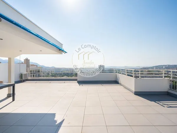 ALLEE DES PINS: Comme une maison sur les toits 92m2 d'exc