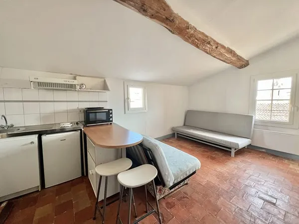 Studio centre ville - dernier étage
