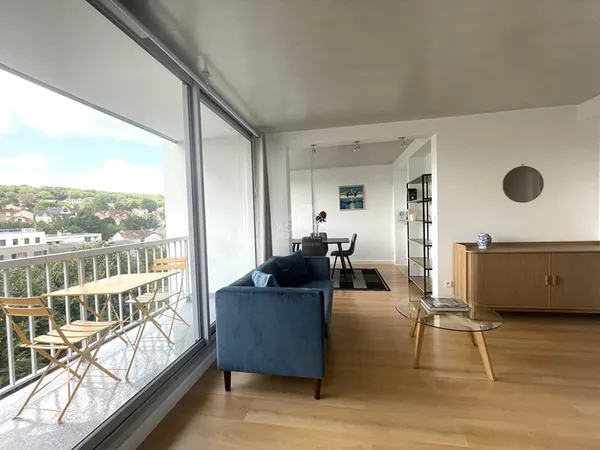CHAVILLE Centre - Appartement de 4 pièces avec balcon