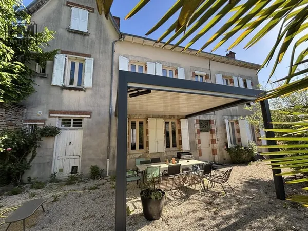 Maison et villa de prestige Vente Saint-Yrieix-la-Perche 6p 240m² 336000€