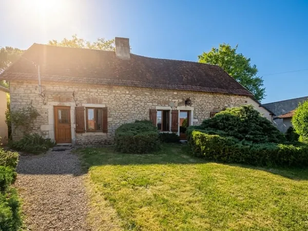 Maison en pierres à rénover de 88m2 avec dépendances sur ter