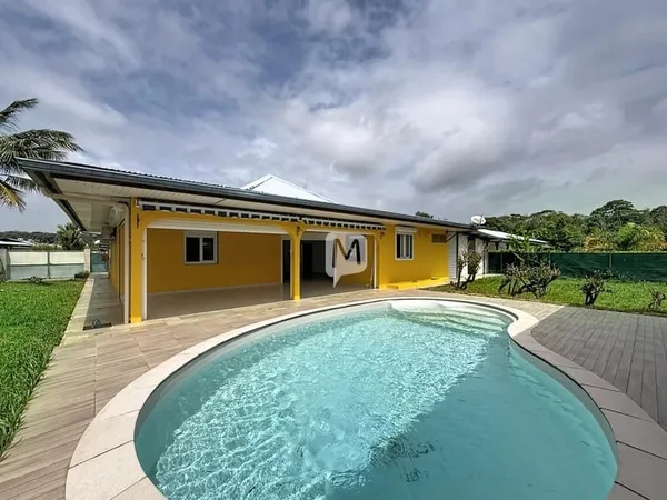 DPT GUYANE, à louer MACOURIA Maison T5 de 152.03 m² Avec Piscine