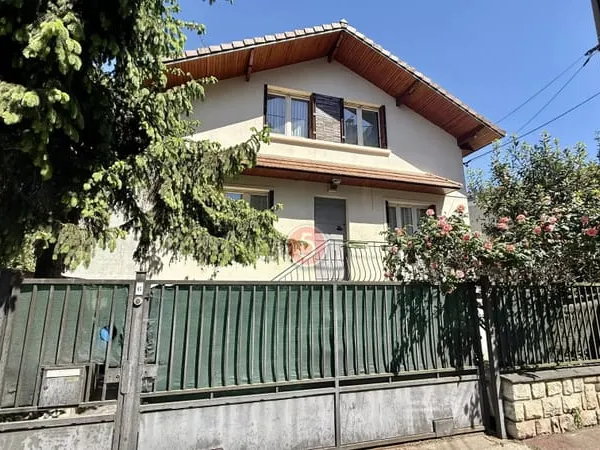 Maison 7 pièces 100 m²