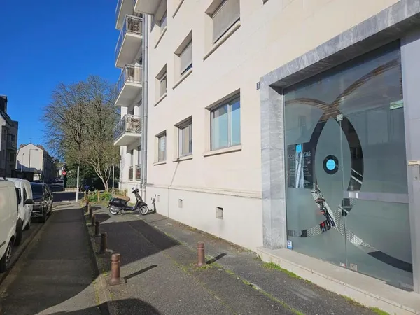 Bureau 130 m²