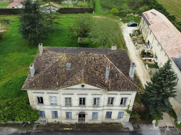 Grande maison en pierre à rénover