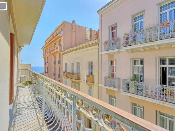 TOULON MOURILLON - APPARTEMENT T4 DE 87 M2 ENTIEREMENT RENOV