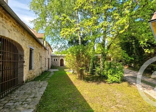 Maison 9 pièces 278 m²