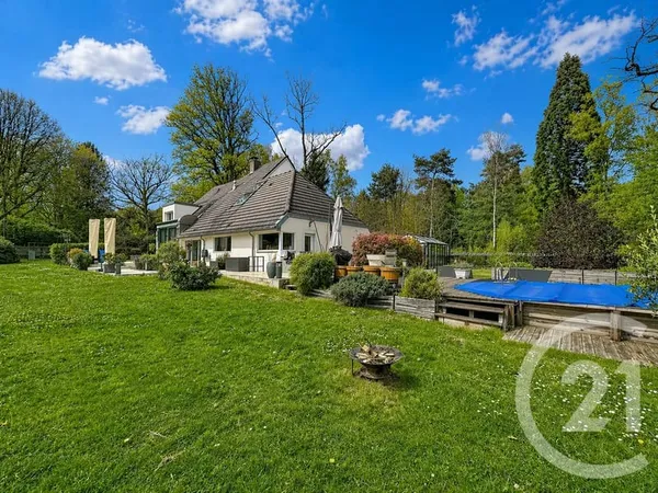 Maison 9 pièces 254 m²