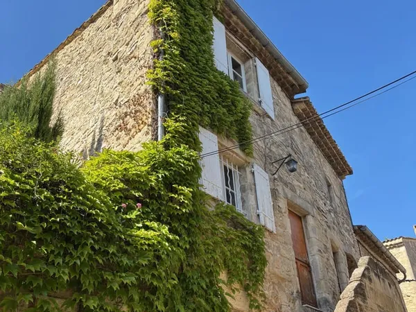 LES ANGLES,GARD, AU COEUR DU VIEUX VILLAGE, MAISON DE CHARME