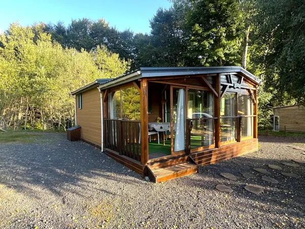 Égliseneuve-d'EntraiguesMobil-home 30 m2 environ sur 296m2 d