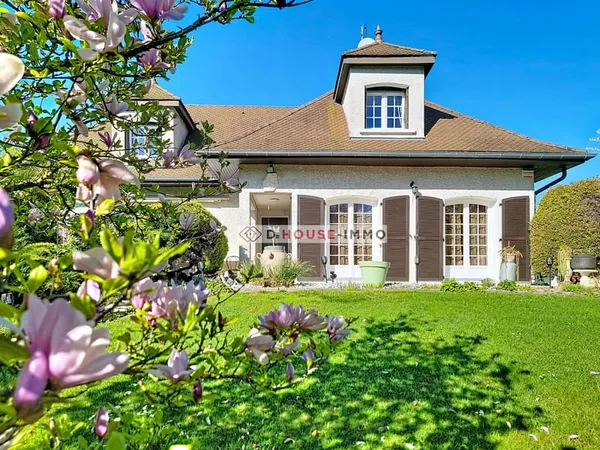 Une propriété familiale au coeur de la nature, avec plus dun hectare de terrain
