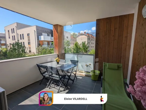 T4 86 m2 avec terrasse Résidence récente - proche centre-v