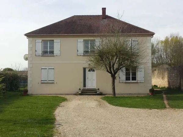 MAISON MARINES - 6 pièce(s) - 186 m2