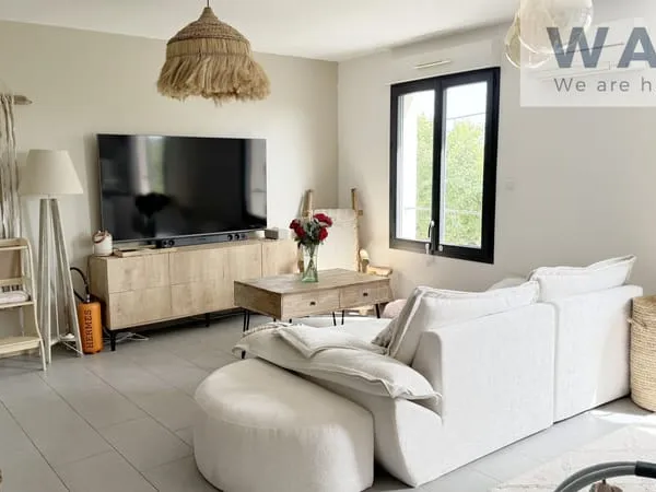 Maison de village T3 - double garage - terrasse - aucun vis