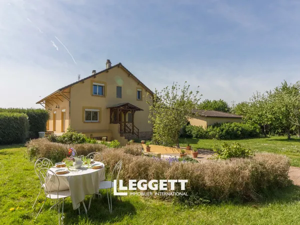 Maison 8 pièce(s), FLEURY-LA-FORÊT