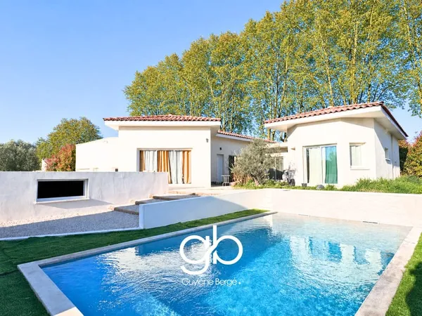 MAISON CONTEMPORAINE 150M2 5 PIECES AVEC PISCINE ET GARAGE S