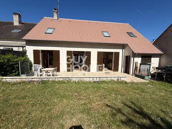 Maison Moret-sur-Loing proche du centre ville 7 pièce(s) 145.43 m2 six chambres, terrain de 413m²